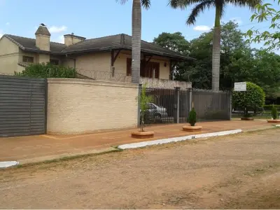 Casa en venta con piscina en San Luis, San Lorenzo 4