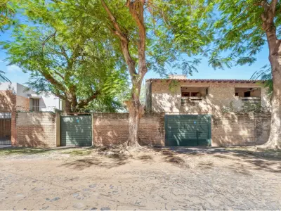 Casa à venda com piscina em Santa Librada, Assunção 2