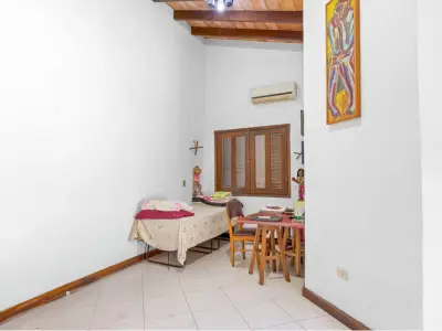 Casa à venda com piscina em Santa Librada, Assunção 4