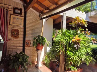 Casa à venda com piscina em Santísima Trinidad 3
