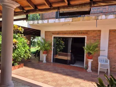 Casa à venda com piscina em Santísima Trinidad 4