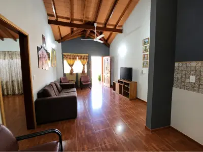 Casa en venta con quincho en Juan de Salazar, Limpio 4