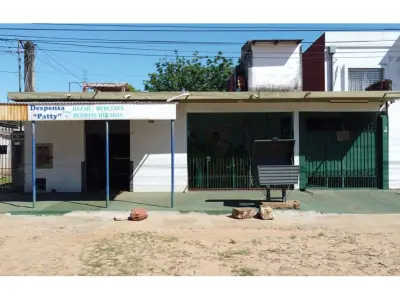 House for sale with commercial space in Fernando de la Mora 2
