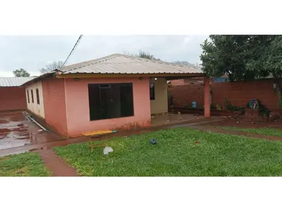 Casa à venda com salão comercial em Hohenau, Itapúa 3