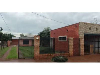 Casa à venda com salão comercial em Hohenau, Itapúa 4