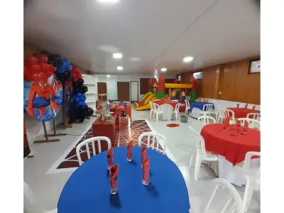 Casa à venda com salão de eventos em Encarnación 3