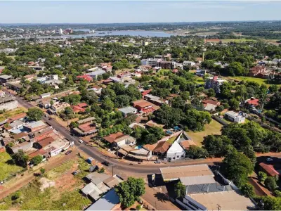 Casa à venda com salões comerciais em Cambyretá 5