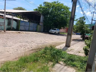 House for sale with large lot in Loma Pyta, Asunción 4