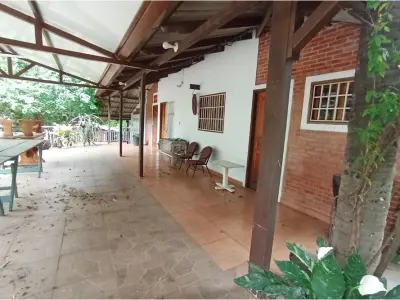 Casa en venta con terreno de 2.109 m² en Zeballos Cué 2