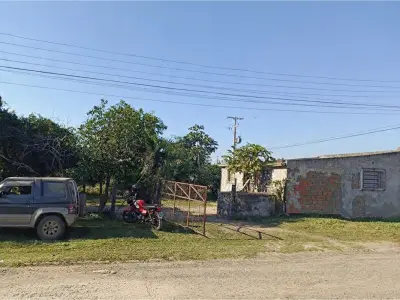 House for sale with corner lot in Villa Hayes 4
