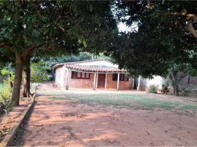 Casa en venta con terreno en Villeta, Central 3