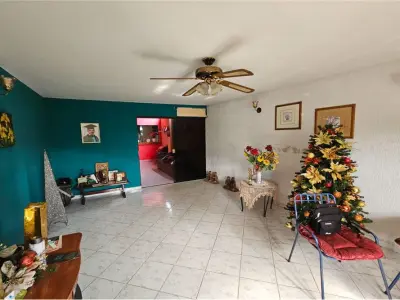 Casa à venda de 2 andares com 4 dormitórios em Luque 4