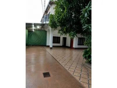 Casa à venda de 2 andares em Km 8 Monday, Ciudad del Este 3