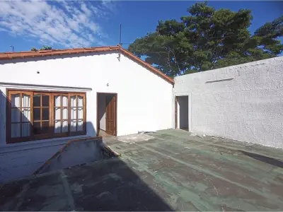 Casa en venta de 4 dormitorios en Tacumbú, Asunción 4