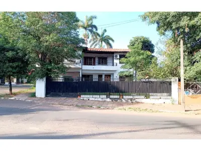 House for sale with 5 bedrooms in Fernando de la Mora 4