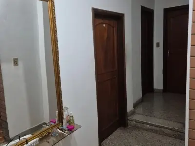Casa en venta de calle a calle en Barrio San Jorge, Asunción 2