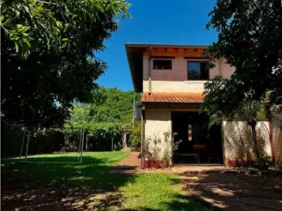 Casa en venta de dos plantas en barrio San José, San Lorenzo 4