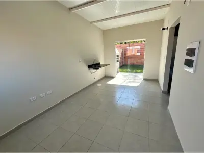 Casa en venta en Arasy 1, Areguá, 3 dormitorios 4
