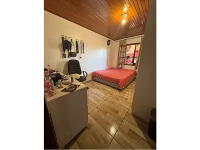 Casa à venda no Área 6, Hernandarias 3