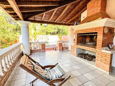 House for sale in Areguá, Santo Domingo neighborhood 2