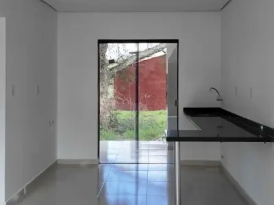 Casa à venda em Areguá com terreno extra, bairro Caacupemi 2