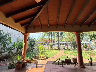 Casa en venta en Asunción, barrio Loma Pytã 2