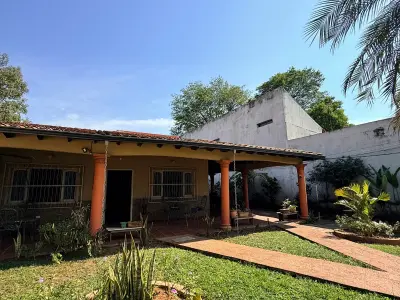 Casa en venta en Asunción, barrio Loma Pytã 4