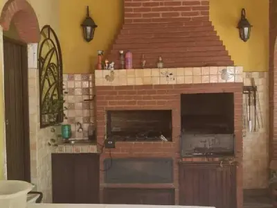 Casa à venda em Assunção com churrasqueira e garagem para 5 veículos 4