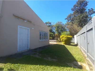 House for sale in Barrio Centro, Coronel Oviedo 3