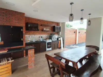 Casa en venta en barrio cerrado Arapoty, Mariano Roque Alonso 2