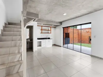 Casa à venda no condomínio Jardines de Loma Merlo, Luque 3