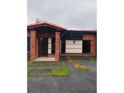Casa à venda em condomínio fechado La Caoba, Limpio 3