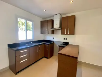House for sale in La Viña gated community, Luque 4