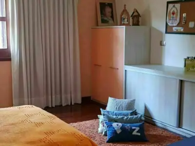 Casa en venta en barrio cerrado Lomas Verdes, Lambaré — 4 dormitorios 4