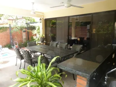 Casa à venda em condomínio fechado, Luque 4