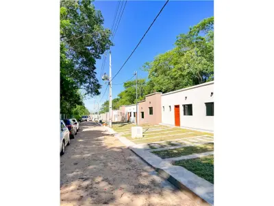 Casa à venda no Barrio Cerrado Vida Alegre, Limpio 4