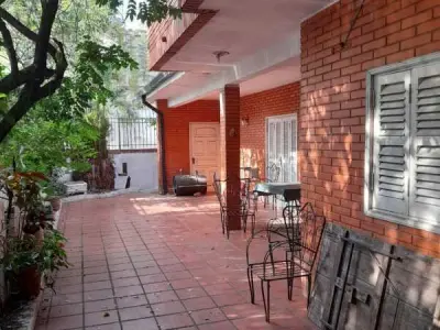 Casa en venta en barrio Ciudad Nueva, Asunción 2