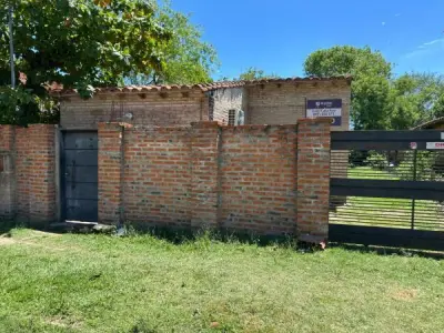 Casa en venta en barrio Golondrina, Villa Hayes 2