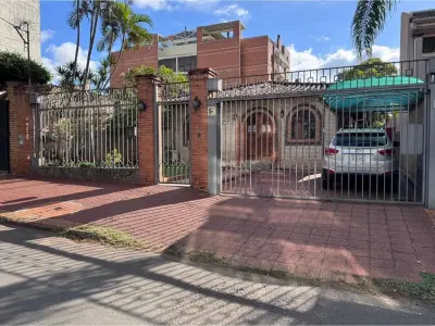 Casa en venta en Barrio Herrera, Asunción 2