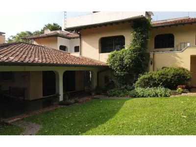Casa en venta en Barrio Jara, Asunción 2