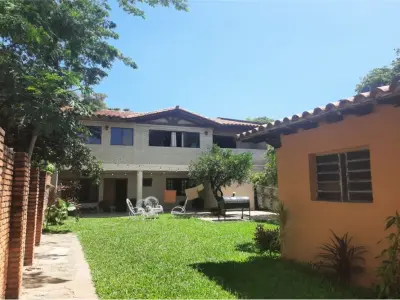 Casa à venda no Barrio Jara, Assunção 2