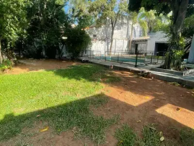 House for sale in Los Laureles neighbourhood, Asunción — 1,248 m² 3