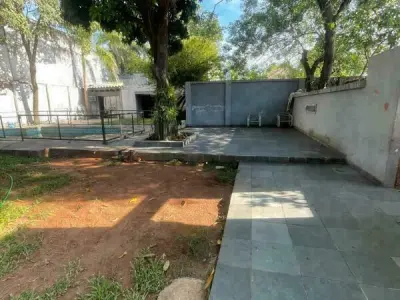 House for sale in Los Laureles neighbourhood, Asunción — 1,248 m² 4
