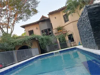 Casa en venta en Barrio Mburicaó, Asunción 2