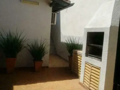 Casa en venta en barrio Mburucuya, Asunción 2