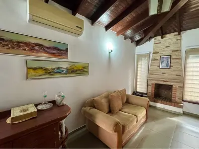 Casa en venta en Barrio Mburucuyá, Asunción 3