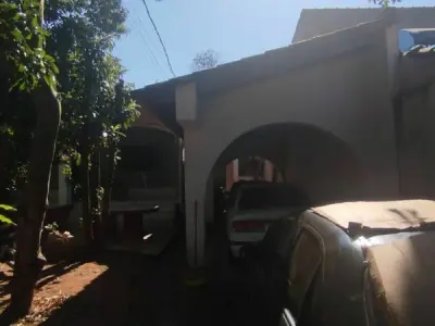Casa en venta en Barrio Remansito, Ciudad del Este — 4 dormitorios 3