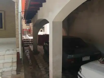 Casa en venta en Barrio Remansito, Ciudad del Este — 4 dormitorios 4