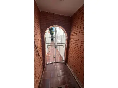Casa à venda no Barrio Sajonia, Assunção 3