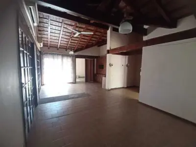 Casa en venta en barrio San Cristóbal, Asunción 3